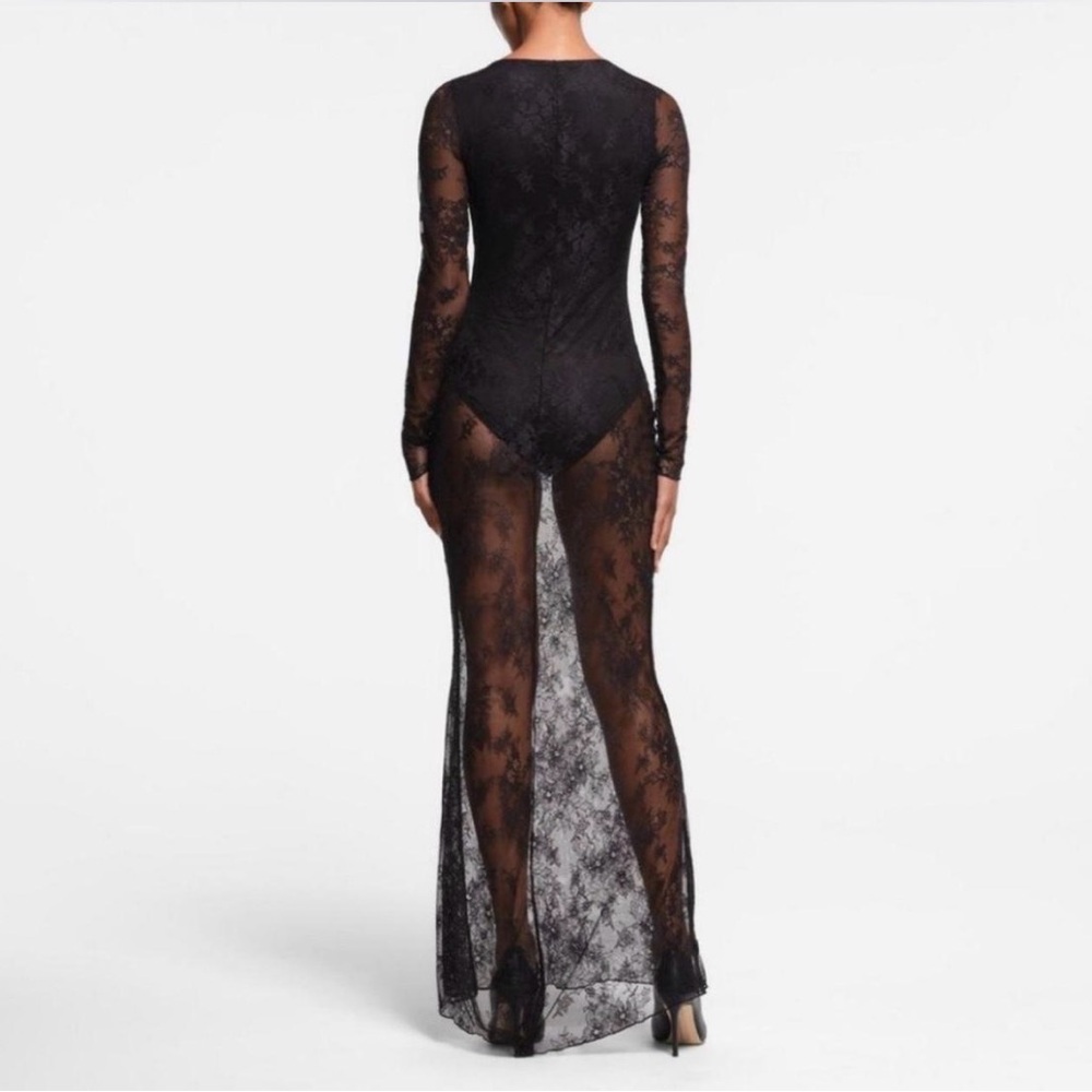 SKIMS *NWT ULTRA FINE LACE PLUNGE LONG DRESS | COLOR: ONYX - Picture 2 of 9